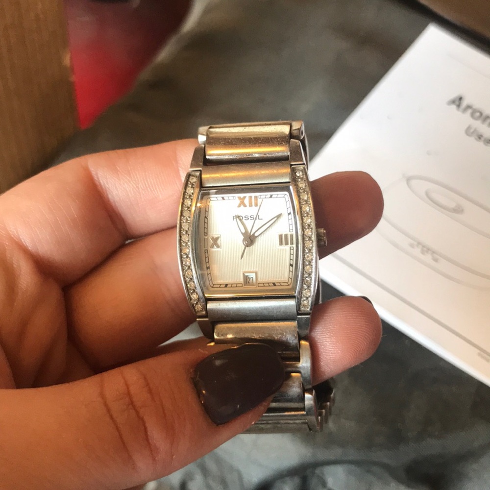 Woman diamond fossil watch